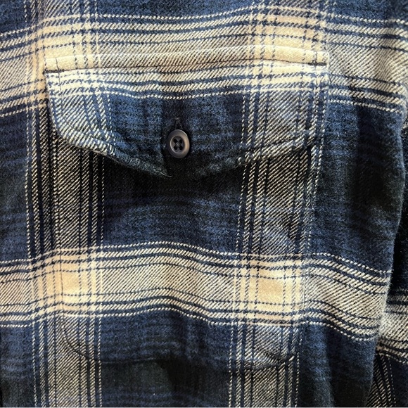 American Eagle Super Soft Flannel Shirt Men’s L -Blue Plaid Long Sleeve Buttonup - Picture 3 of 9